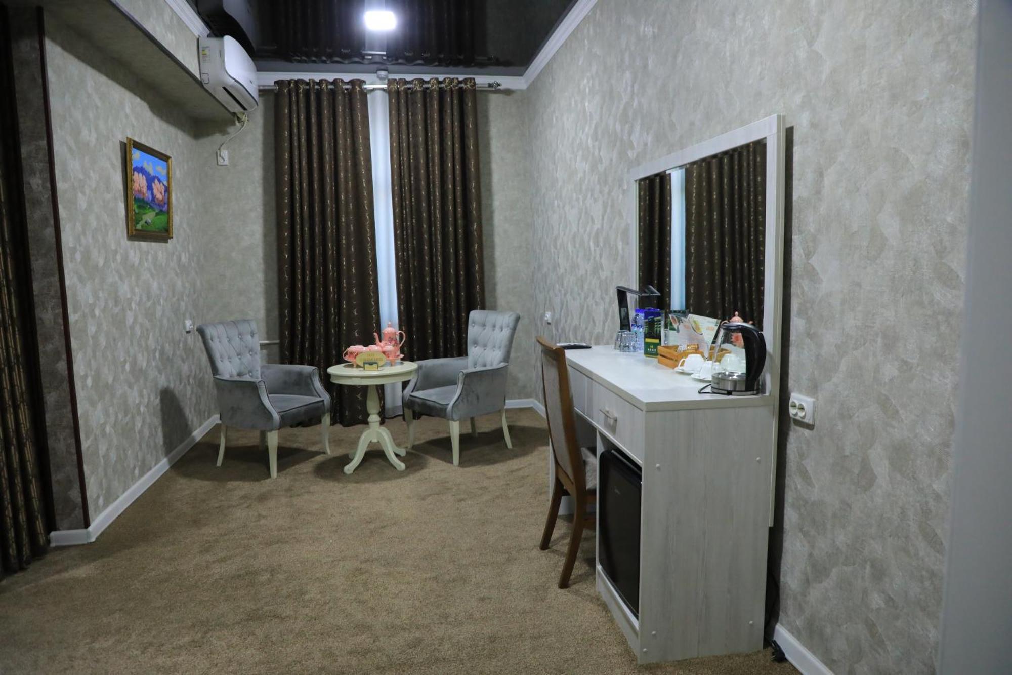 Hobiz Hotel Navoi Kültér fotó