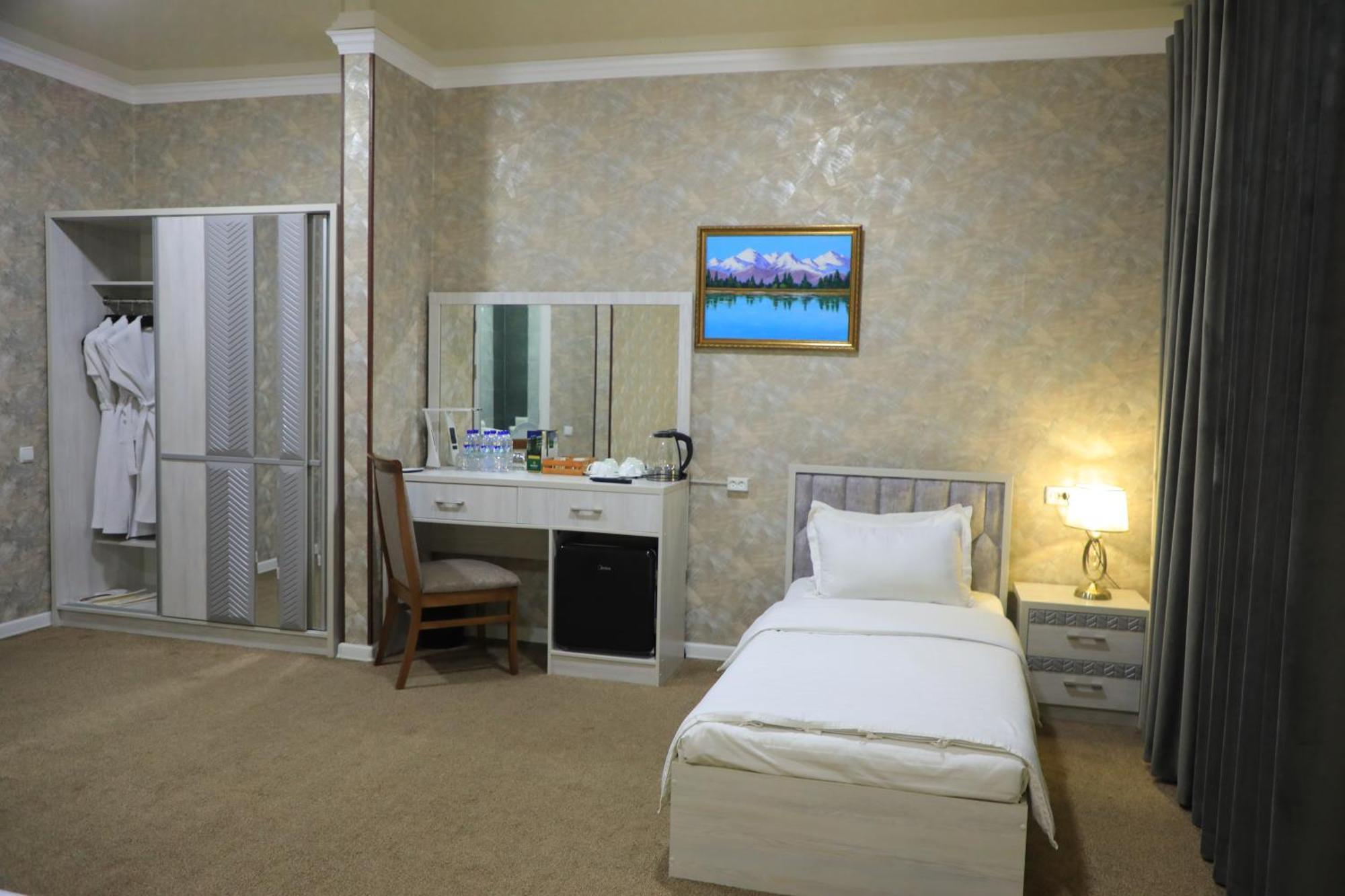 Hobiz Hotel Navoi Kültér fotó