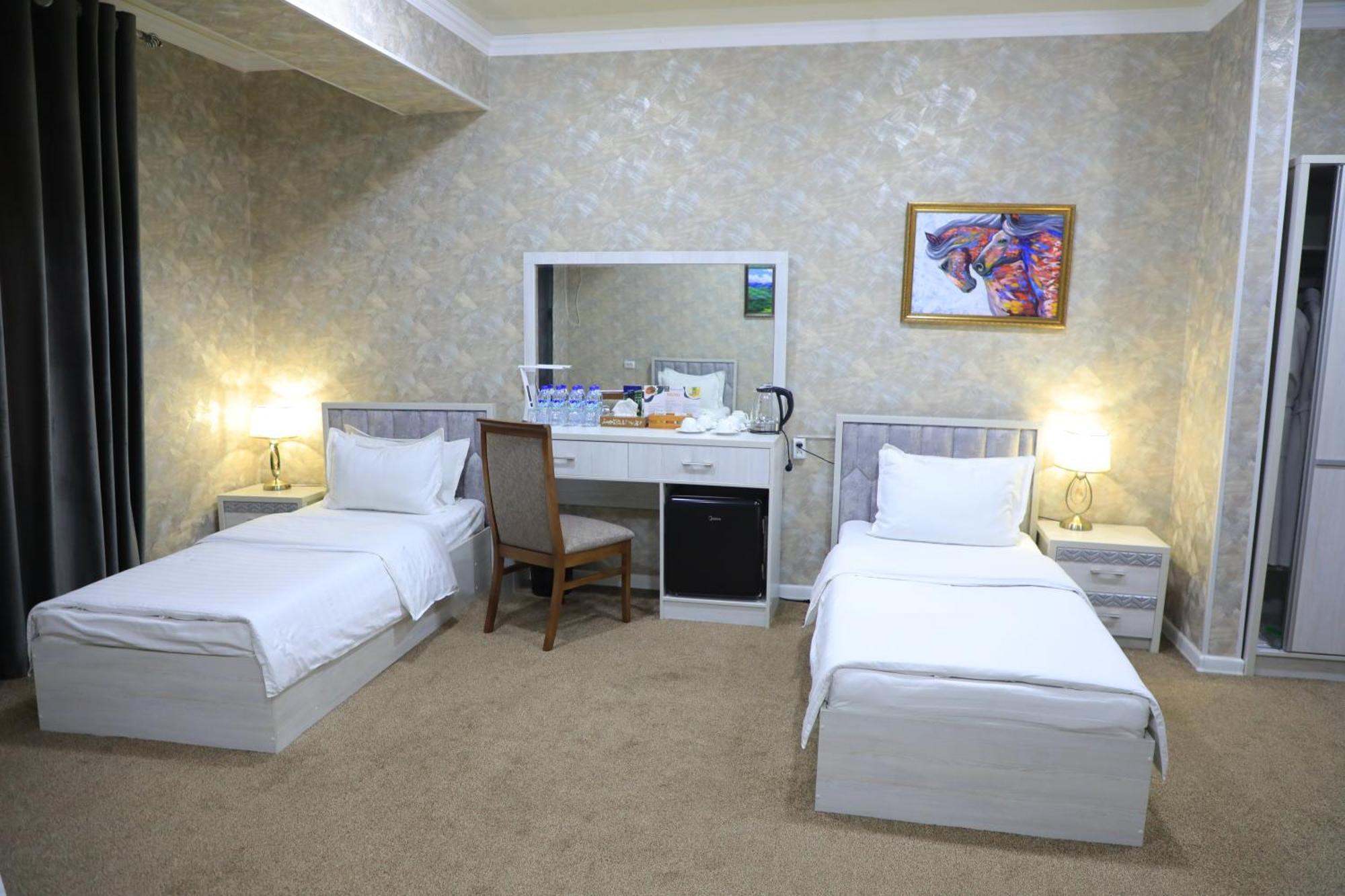 Hobiz Hotel Navoi Kültér fotó